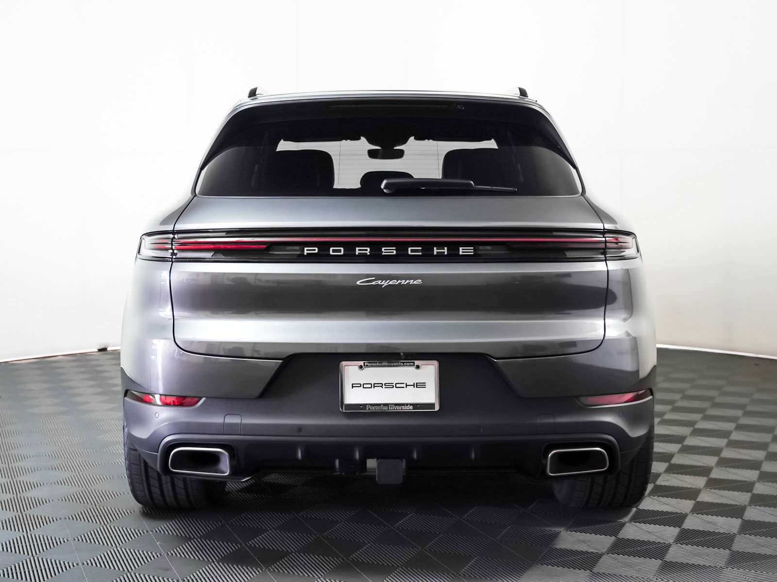 2025 Porsche Cayenne photo 11