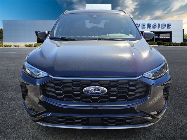 2023 Ford Escape ST-Line photo 2