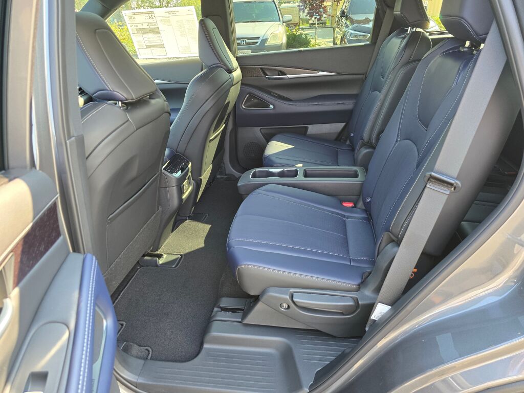 2026 Infiniti QX60 AWD photo 13