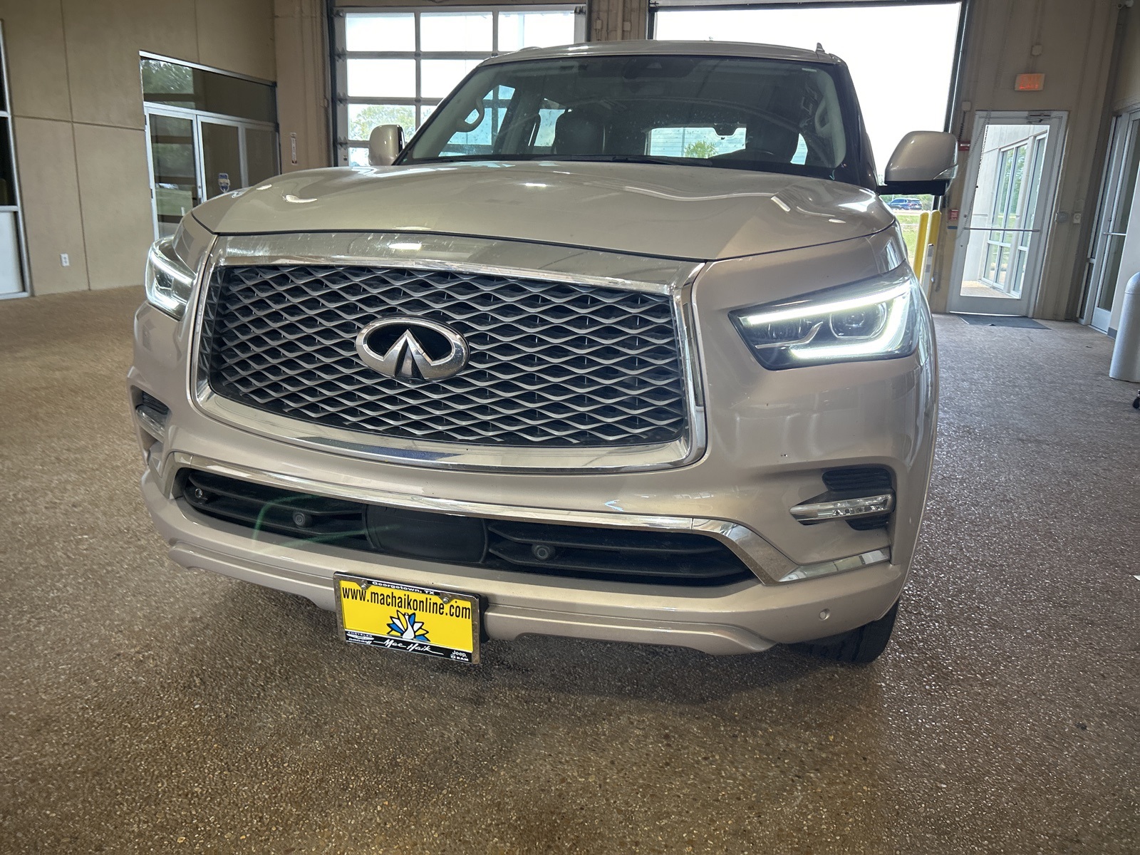 2021 Infiniti QX80 Luxe photo 23