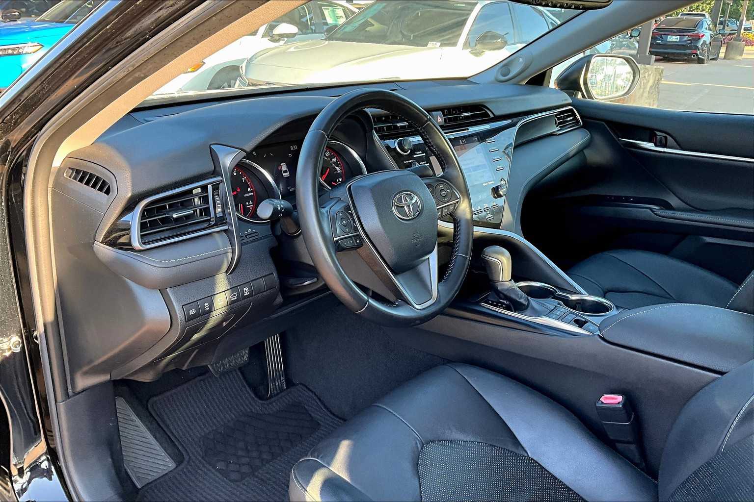 2019 Toyota Camry XLE V6 photo 15