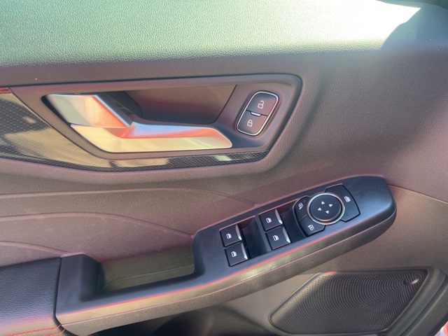 2025 Ford Escape Hybrid ST-Line Select photo 9