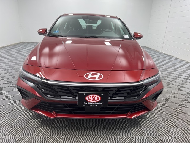 2024 Hyundai Elantra SEL Convenience photo 3