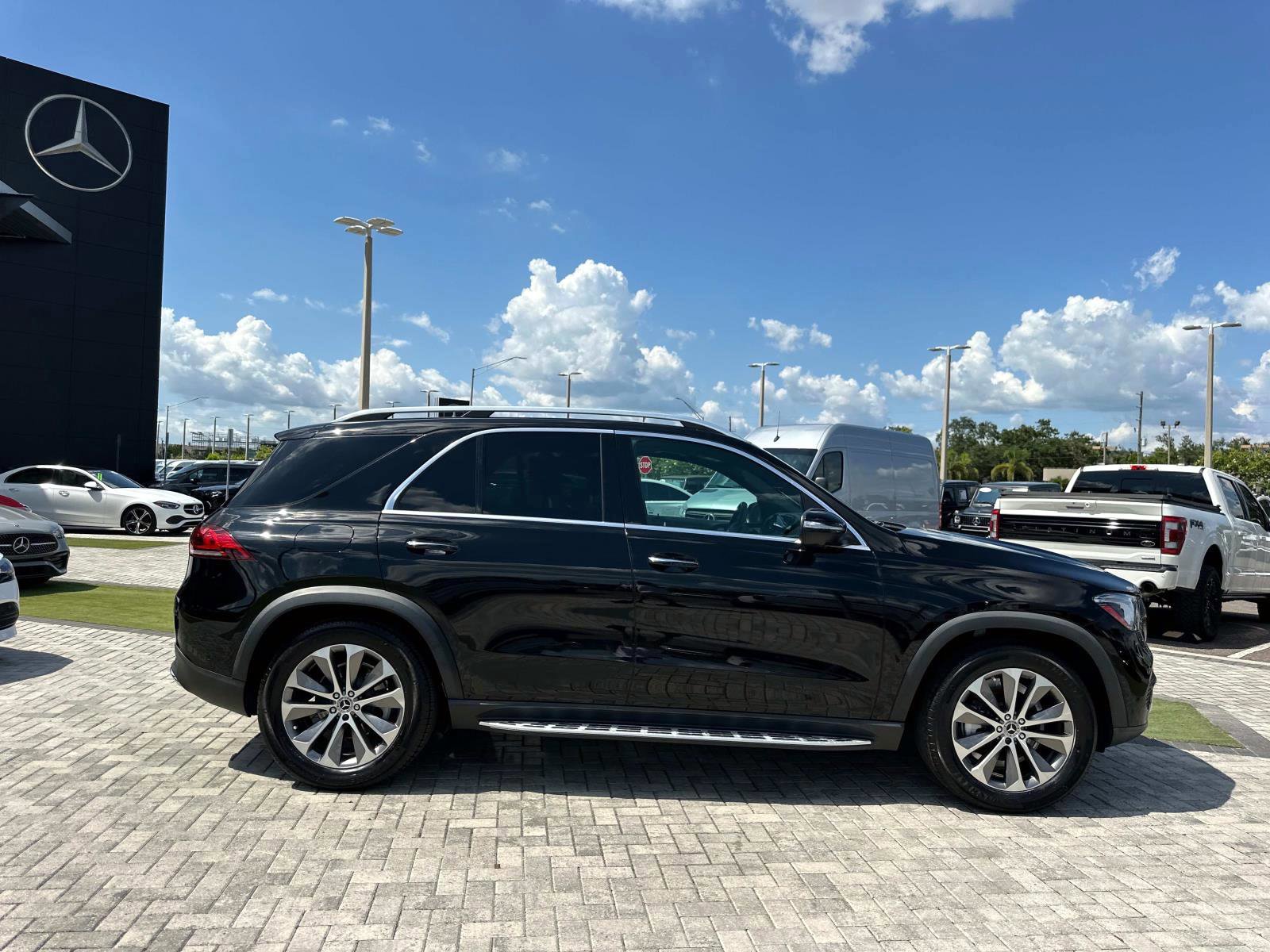 2023 Mercedes Benz GLE 350 photo 3
