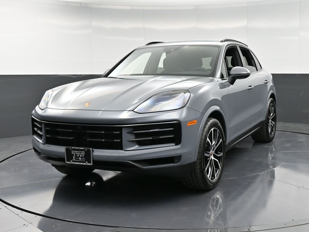 2025 Porsche Cayenne Base's photo