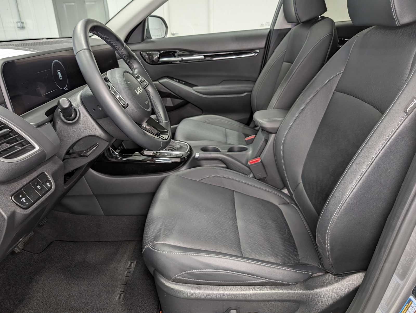 2024 Kia Seltos EX photo 4