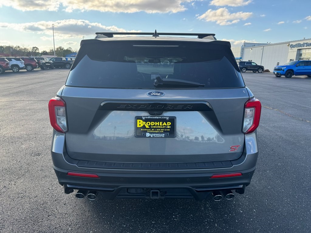 2022 Ford Explorer ST photo 3