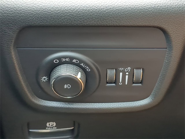 2025 Jeep Grand Cherokee Limited photo 28