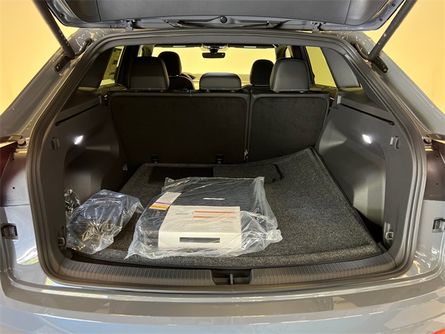 2026 Volkswagen Atlas Cross Sport SE Technology photo 5
