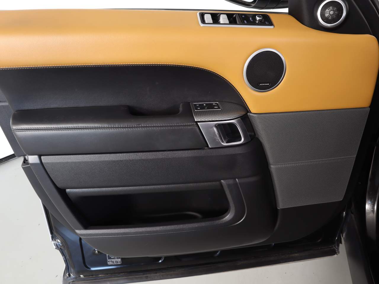 2020 Land Rover Range Rover Sport P525 HSE Dynamic photo 16