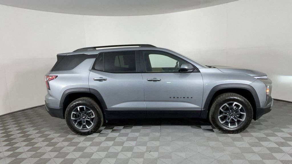 2025 Chevrolet Equinox ACTIV photo 2