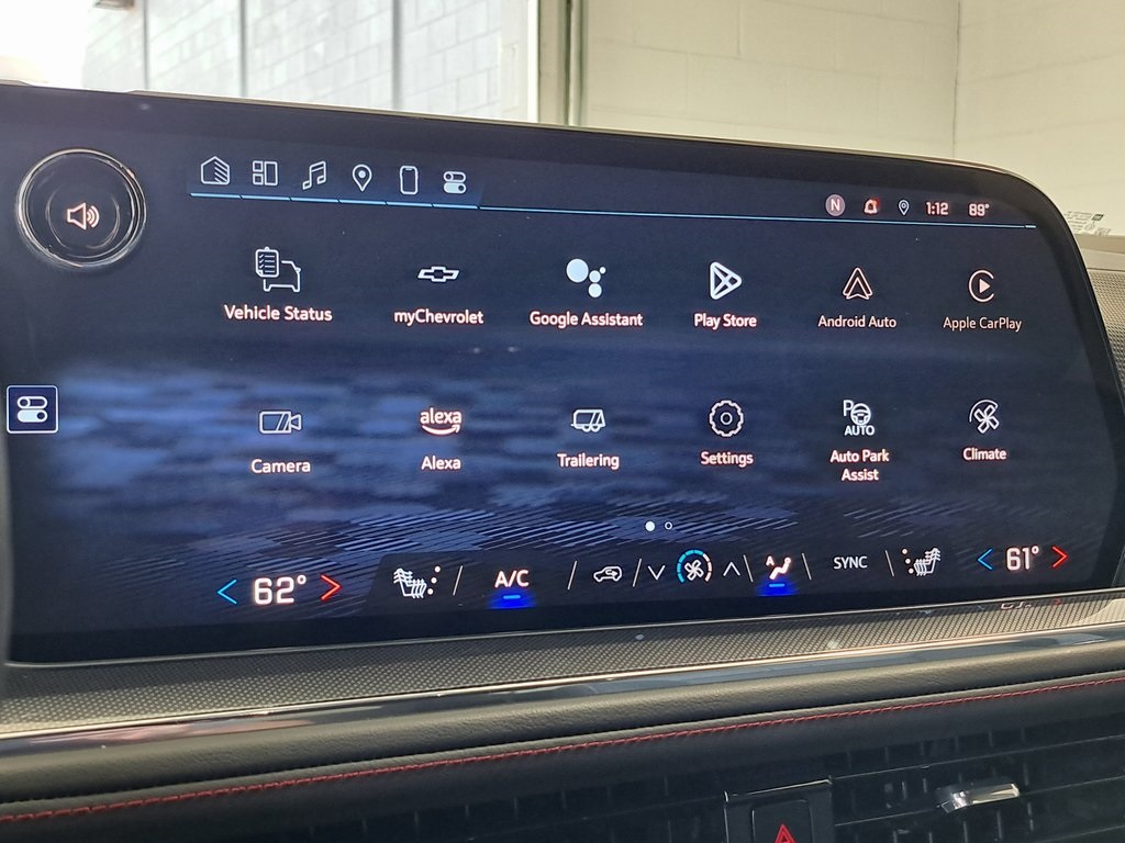 2025 Chevrolet Suburban RST photo 13
