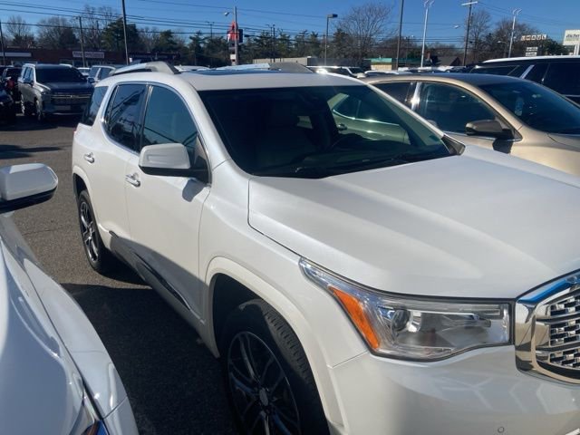 2019 GMC Acadia Denali's photo