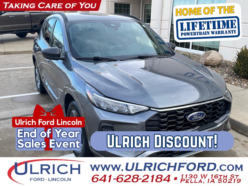 2023 Ford Escape ST-Line's photo