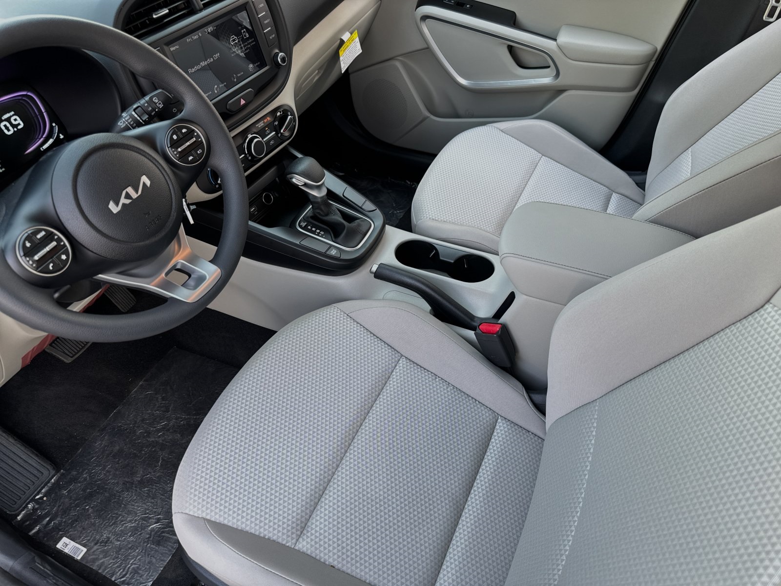 2025 Kia Soul LX photo 8