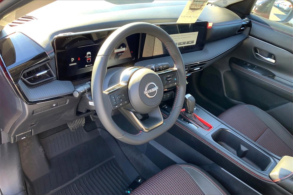 2025 Nissan Kicks SR photo 6