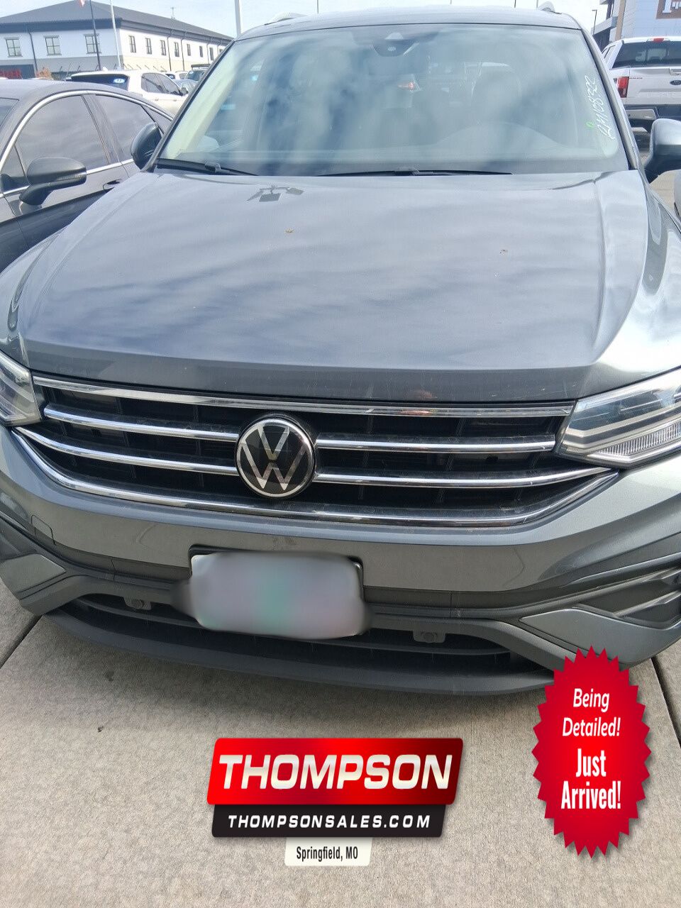 2024 Volkswagen Tiguan SE's photo