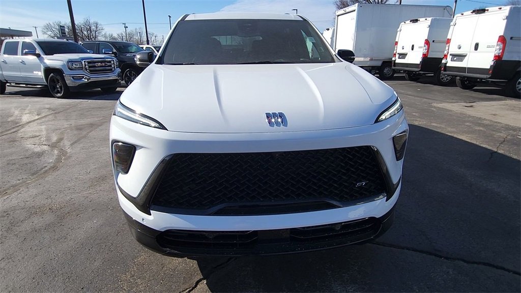 2025 Buick Enclave Sport Touring photo 3