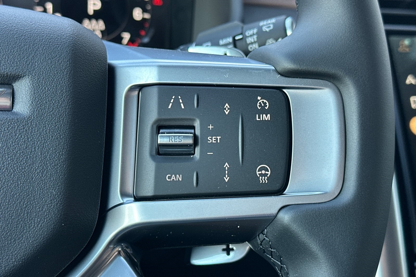 2025 Land Rover Discovery SE photo 26