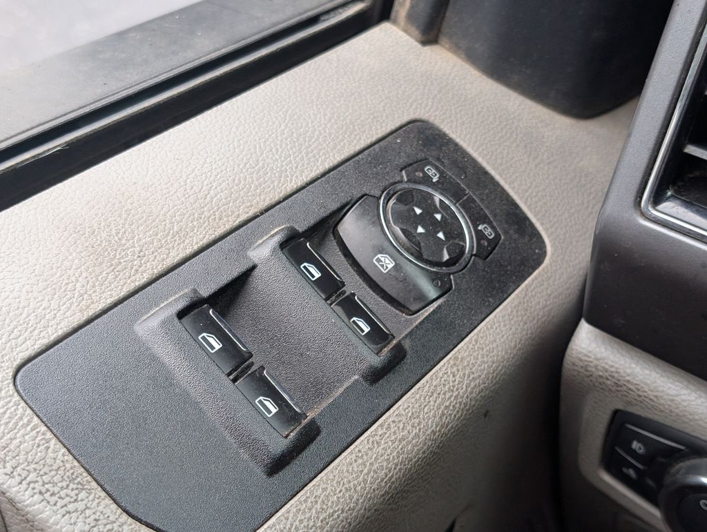 2020 Ford F-150 XLT photo 8