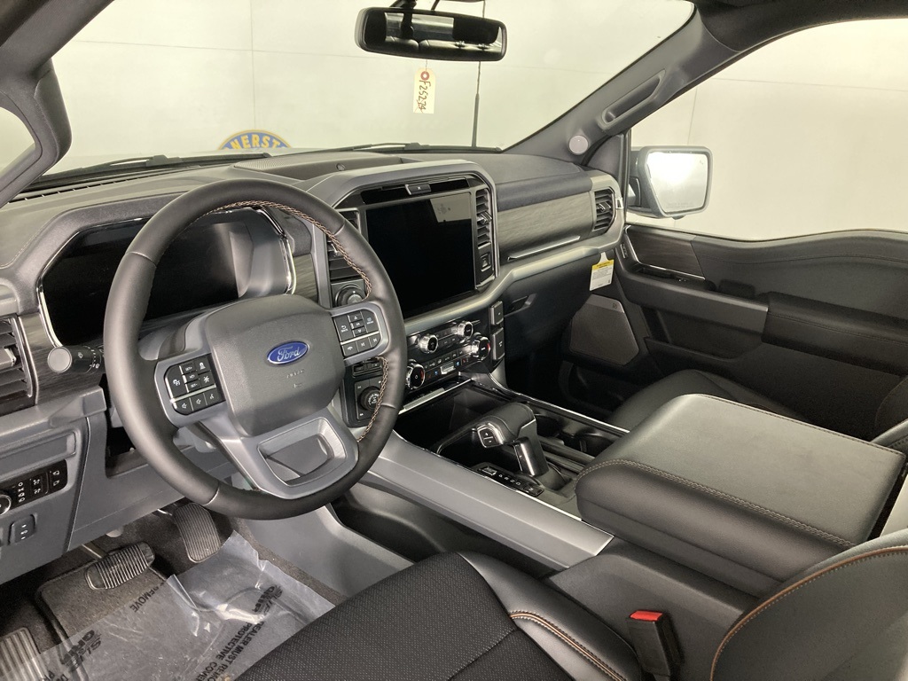 2025 Ford F-150 Lariat photo 12
