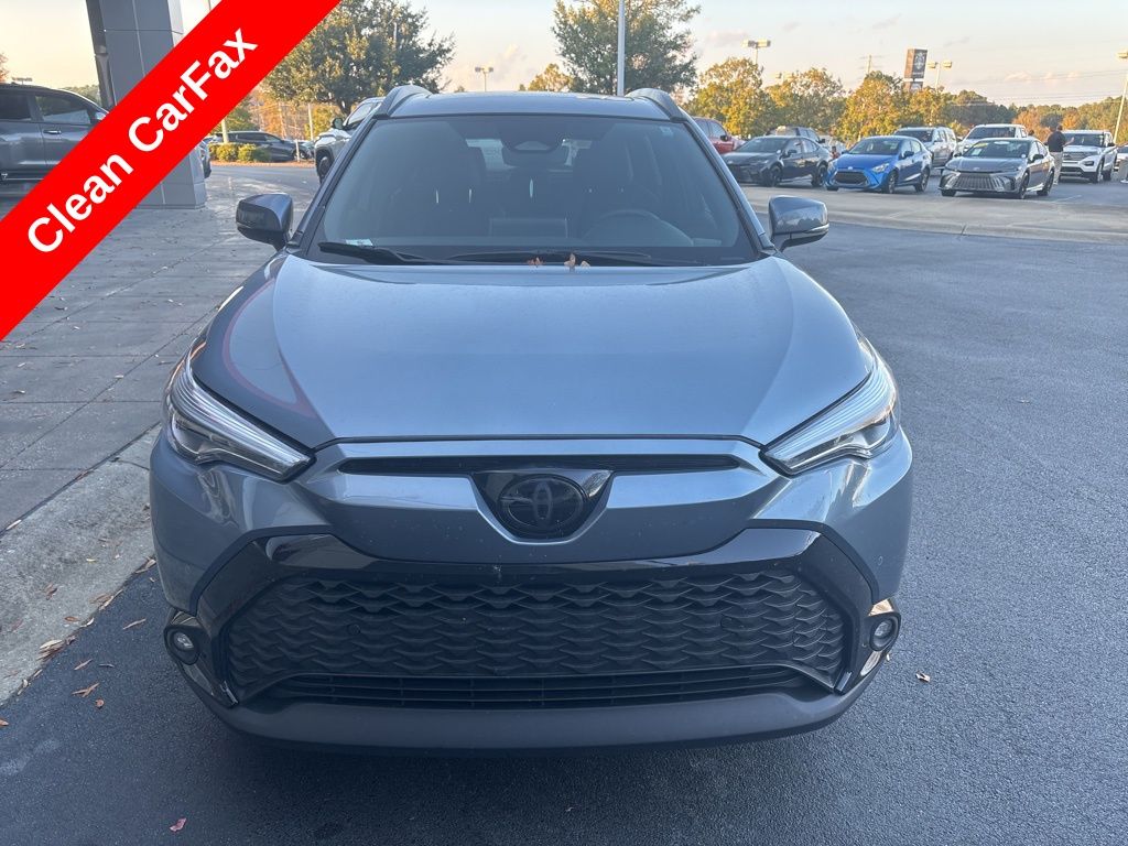 2024 Toyota Corolla Cross Hybrid XSE photo 2