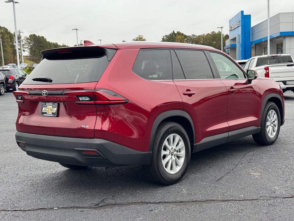 2025 Toyota Grand Highlander XLE photo 3