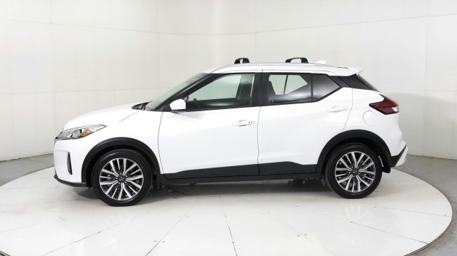 Used 2024 WHITE Nissan SV image 2