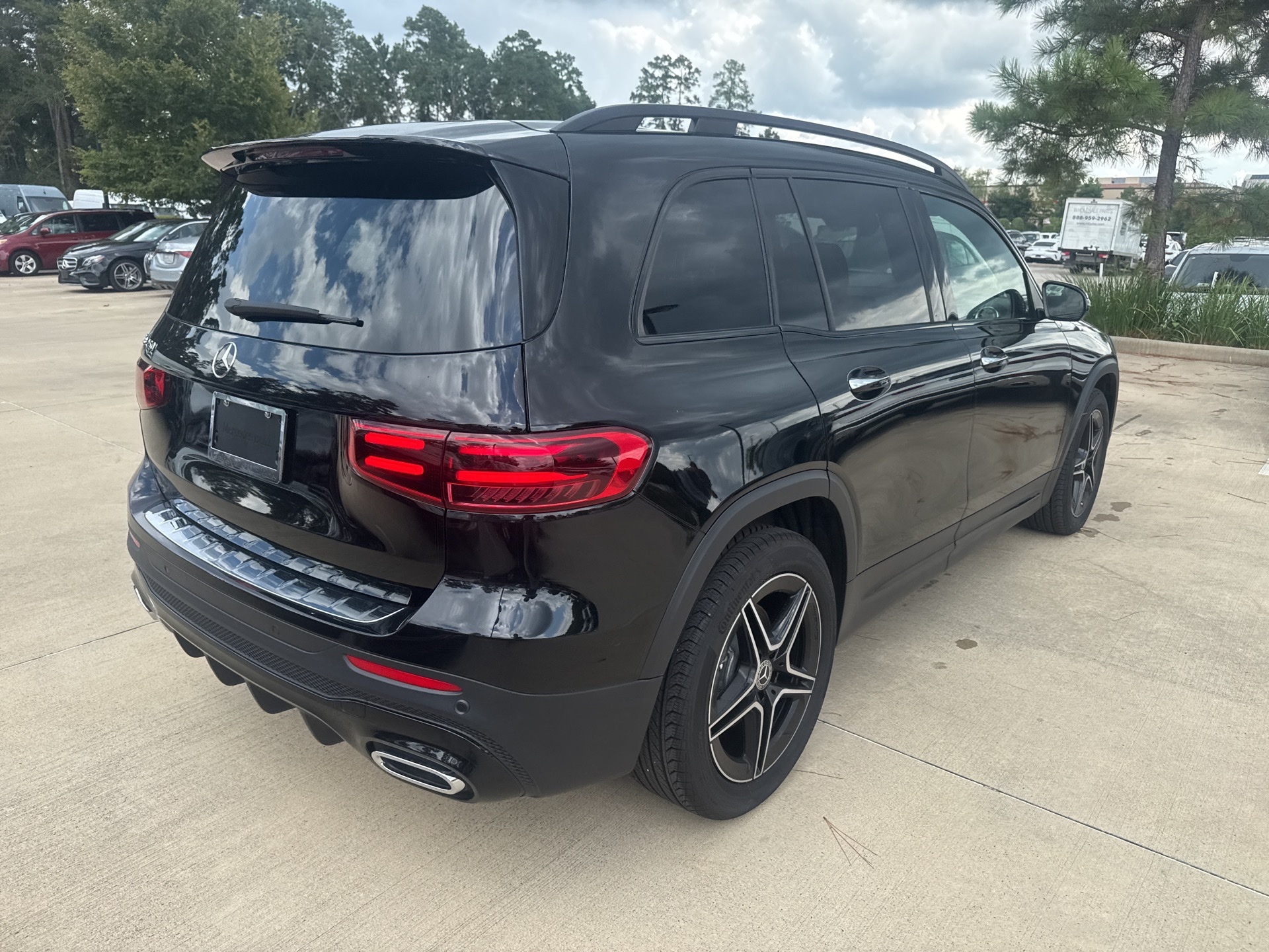 2024 Mercedes Benz GLB 250 photo 4