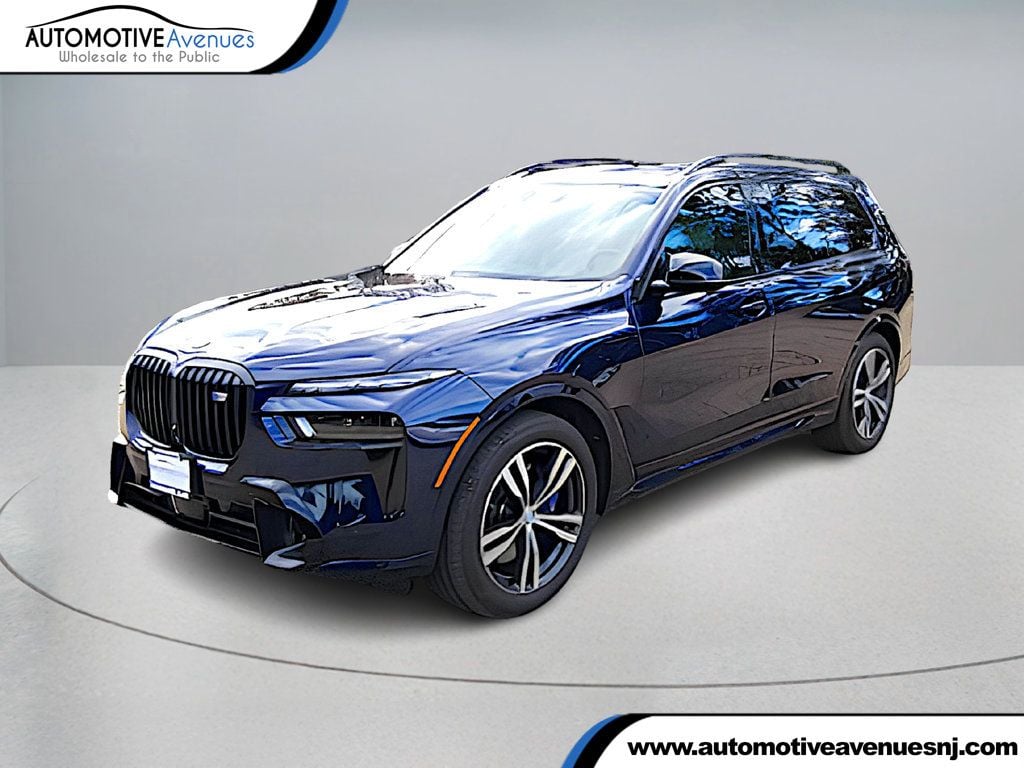 2025 BMW X7 M60i's photo