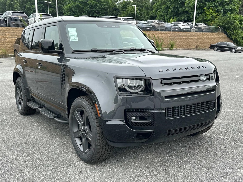 2025 Land Rover Defender 110 X-Dynamic SE photo 12