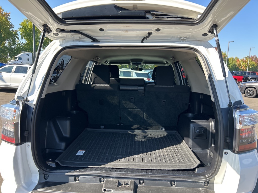 2016 Toyota 4Runner SR5 photo 7