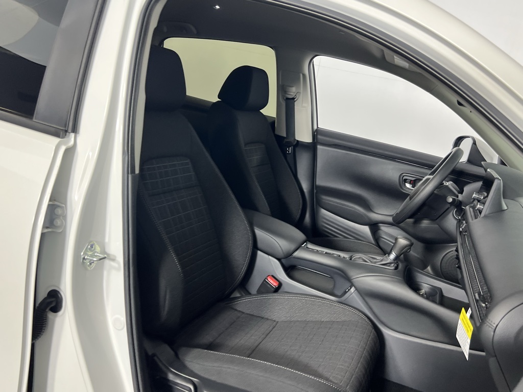 2025 Honda HR-V LX photo 28