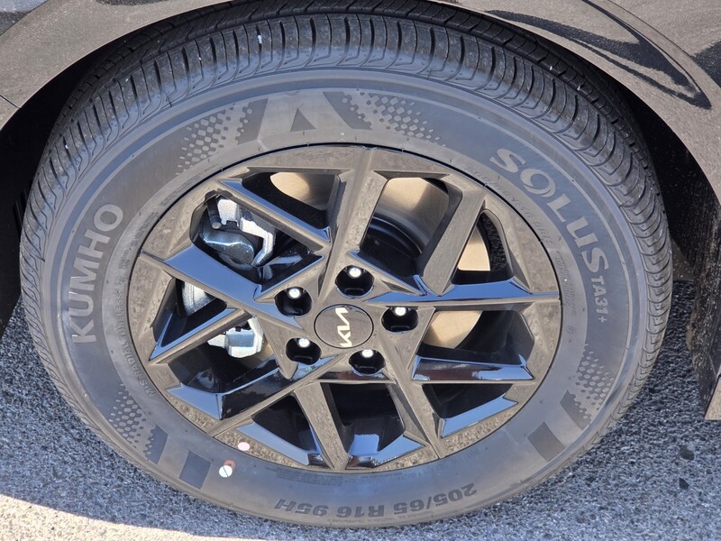 2026 Kia K5 LXS photo 5