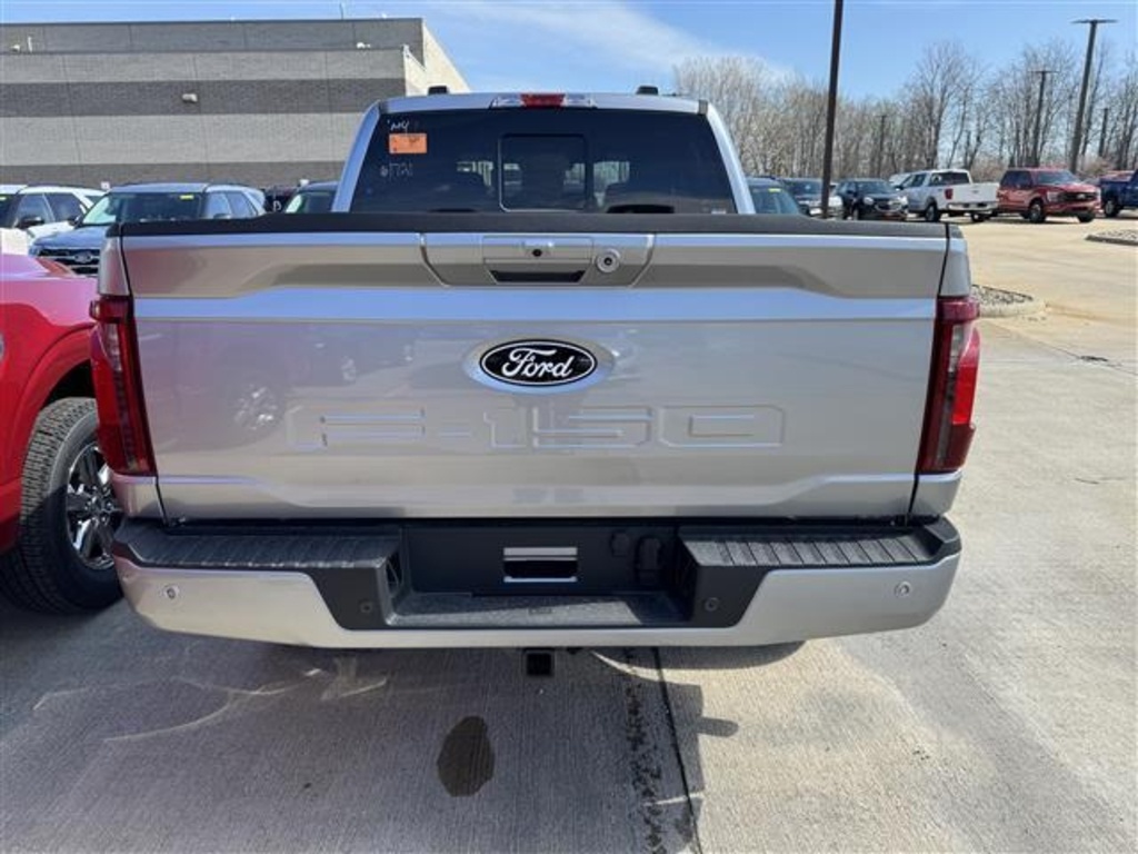 2025 Ford F-150 XLT photo 4