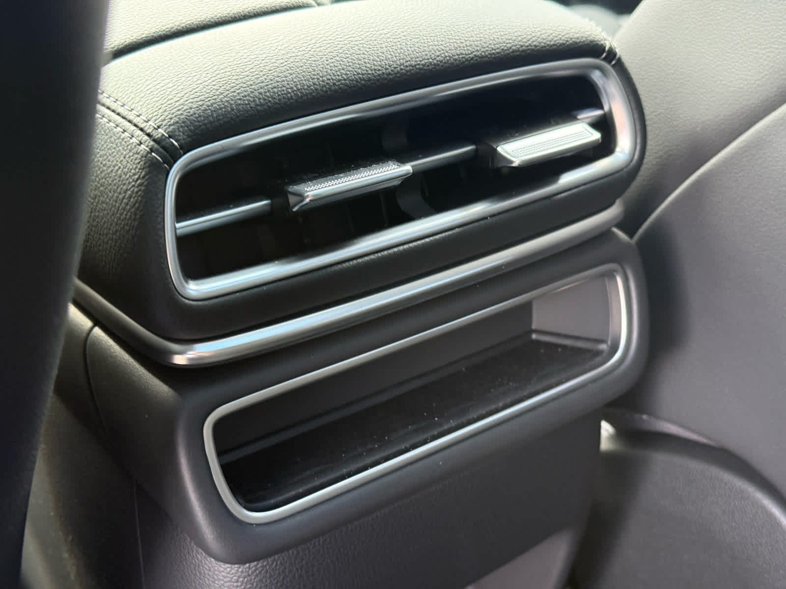 2025 Genesis GV80 2.5T Advanced photo 29