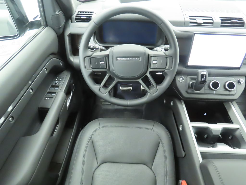 2025 Land Rover Defender 130 V8 photo 10