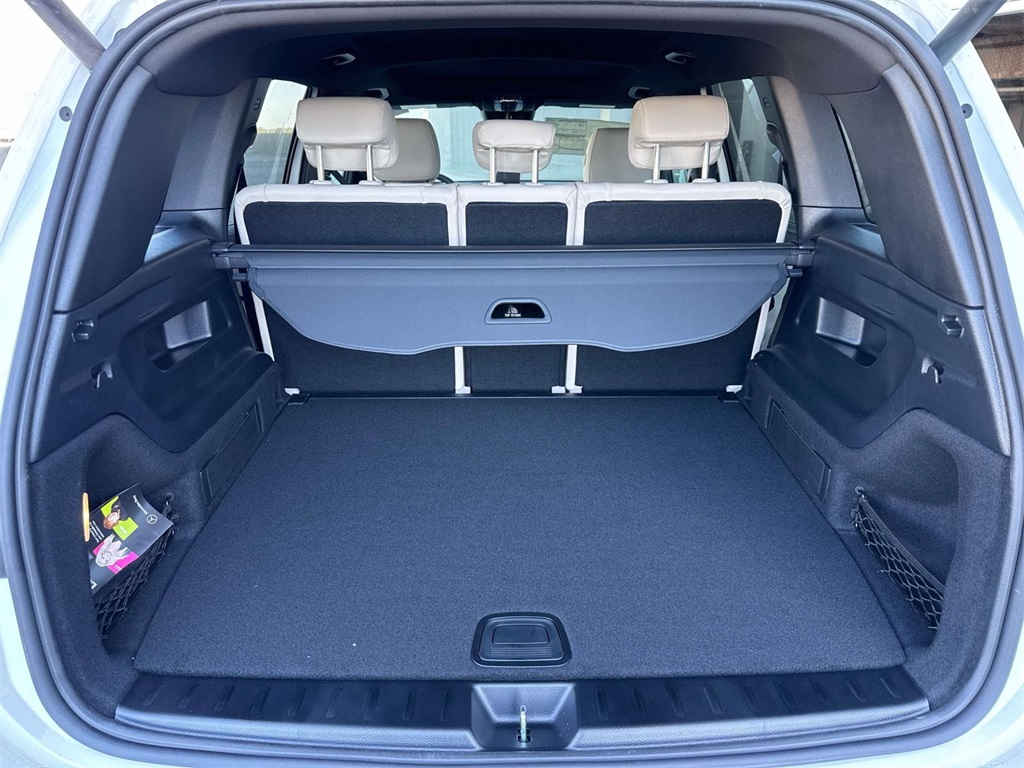 2025 Mercedes Benz GLB 250 photo 4