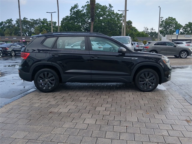 2024 Volkswagen Taos S photo 3