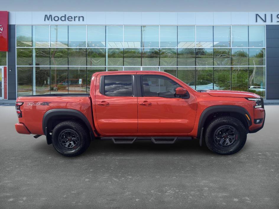2025 Nissan Frontier PRO-4X photo 4