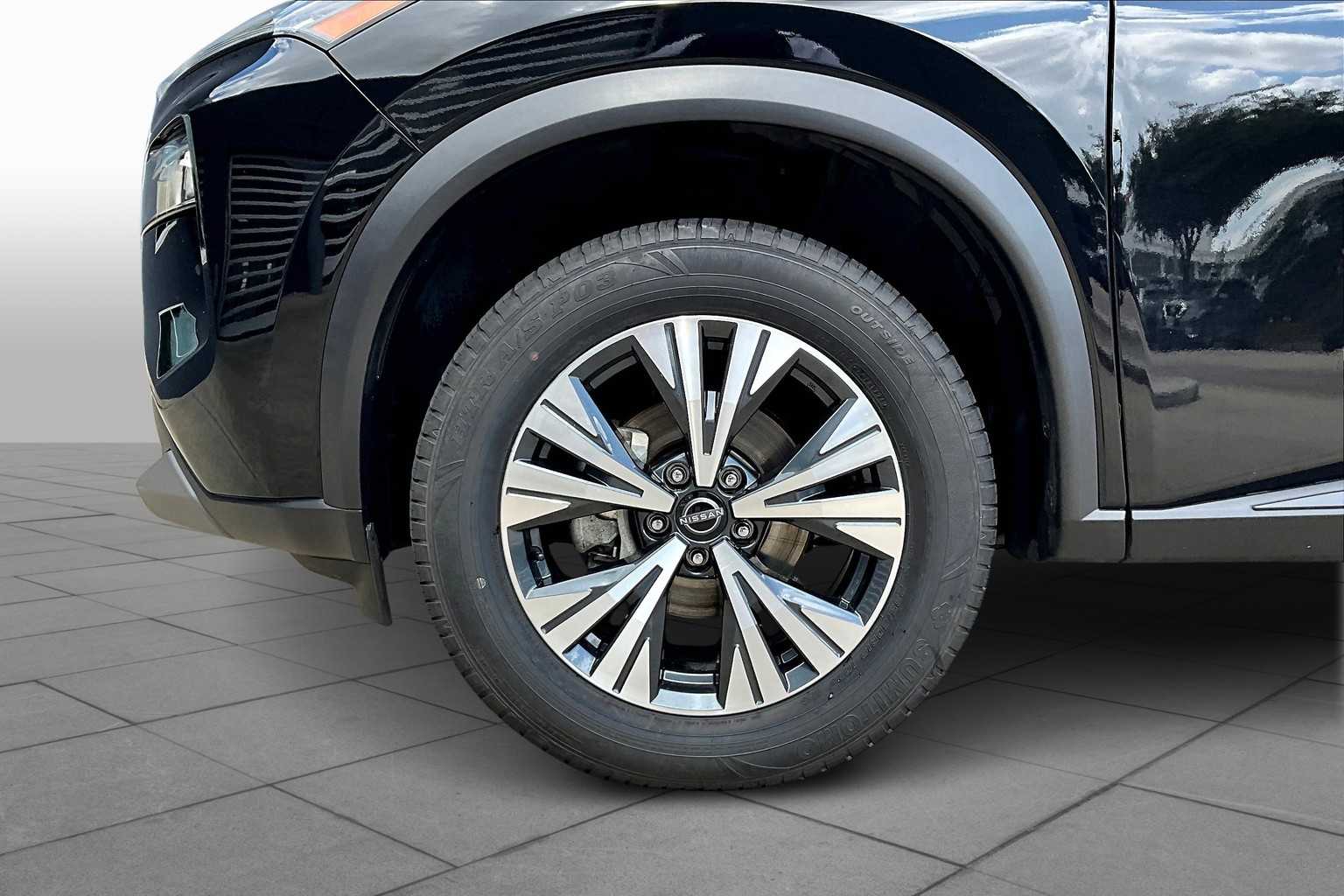 2023 Nissan Rogue SV photo 9