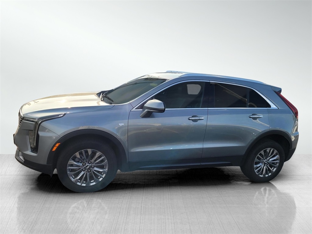 2024 Cadillac XT4 Premium Luxury photo 3