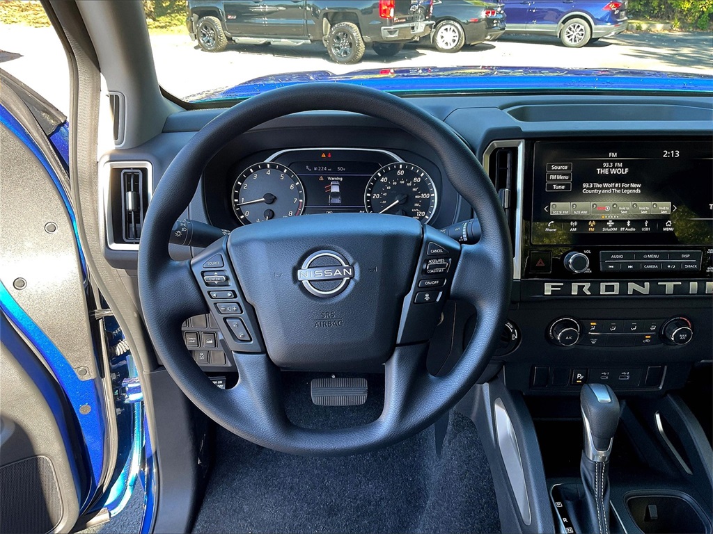 2025 Nissan Frontier SV photo 17