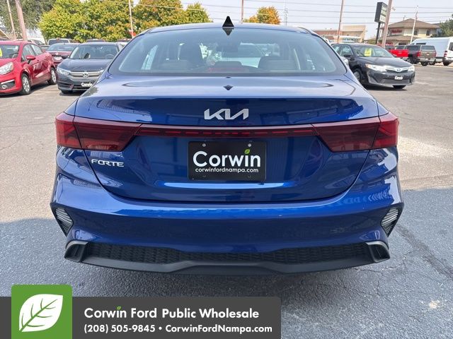 2023 Kia Forte LXS photo 4
