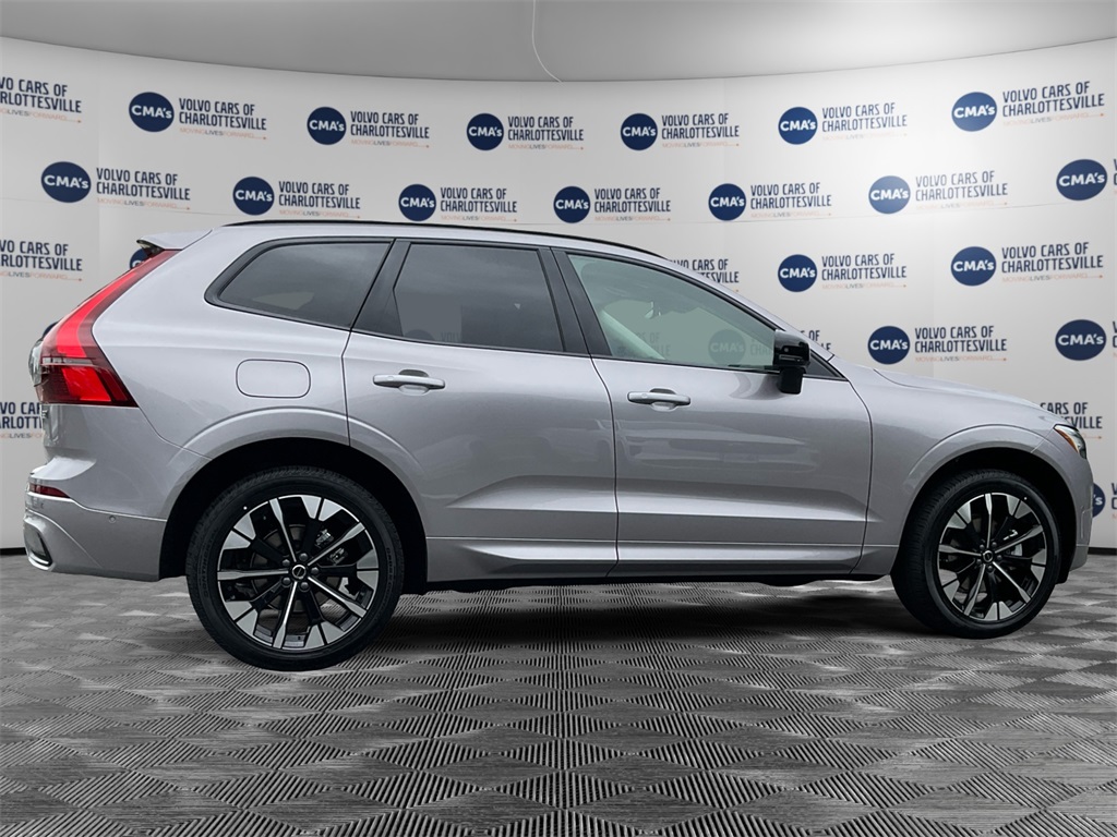 2026 Volvo XC60 B5 Plus photo 6