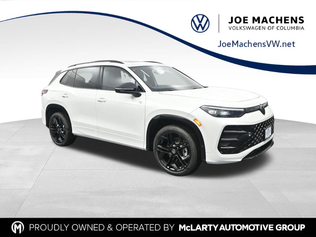 2026 Volkswagen Tiguan SE R-LINE BLACK's photo