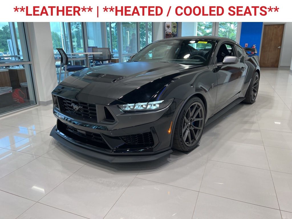 2025 Ford Mustang Dark Horse Premium photo 3
