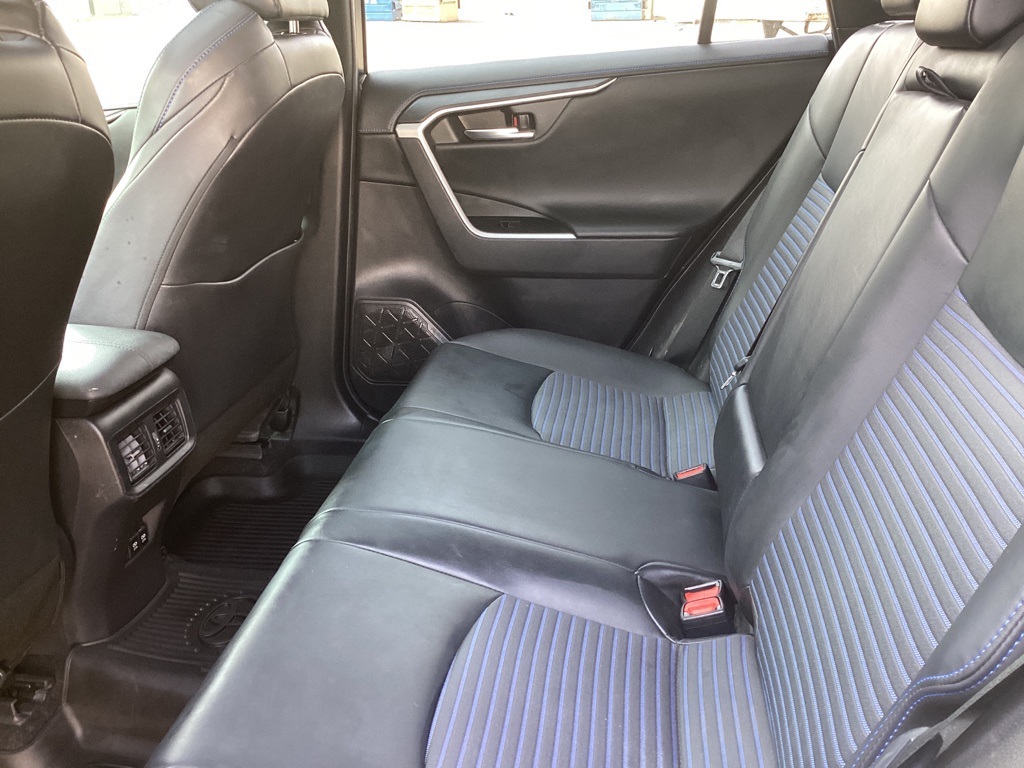 2020 Toyota RAV4 Hybrid XSE photo 5
