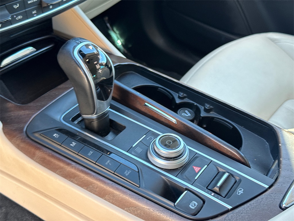 2018 Maserati Levante Base photo 25