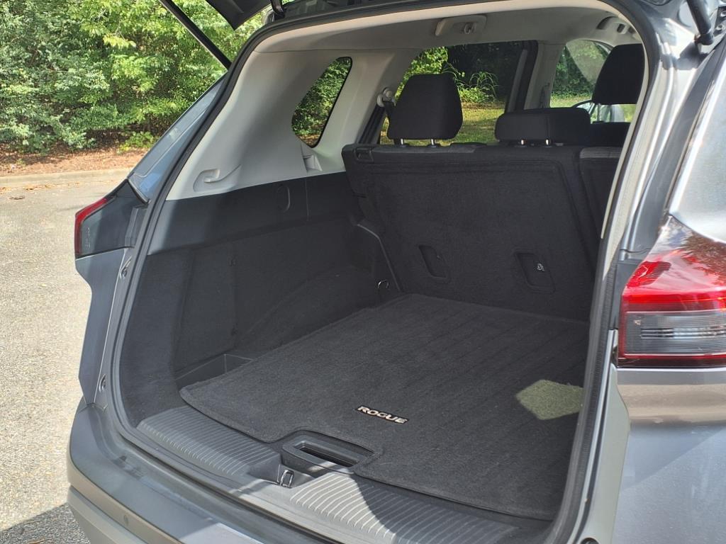 2023 Nissan Rogue SV photo 7
